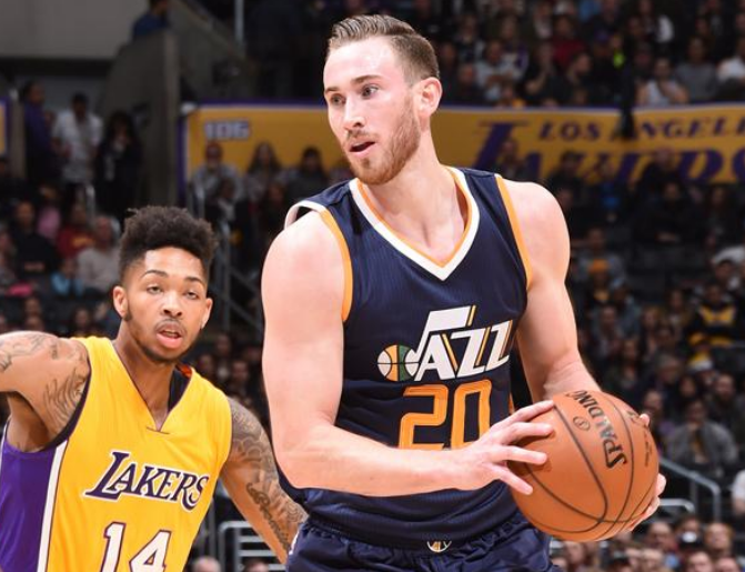 她因为动作 她因为动作