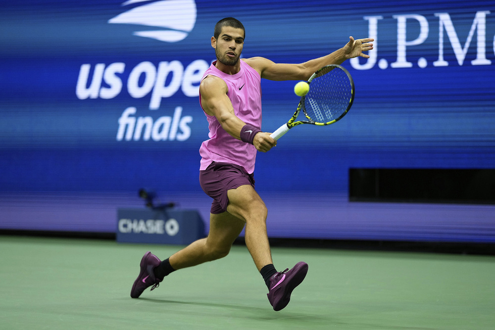 我们拭目以 我们拭目以