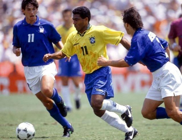 佩德里：奥尔莫对足球的理解非常到位，会给我们很大帮助